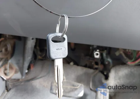 1997 Ford F-250 Xl из США, поврежденный, VIN 1FTHX26F6VEB82707